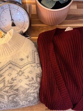 Old Navy Women's Ivory Fair Isle Sweater & Burgundy Open Cardigan
